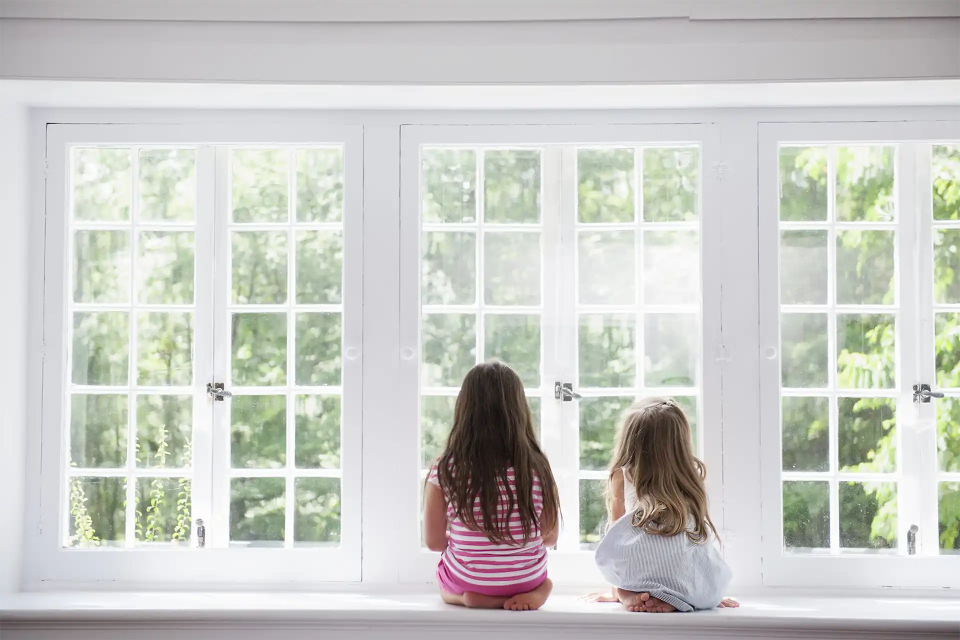 How Window Treatments Improve Energy Efficiency in City and Suburban Homes